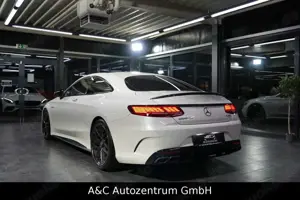 Mercedes-Benz S 63 AMG Coupé 4Matic+ Bild 4