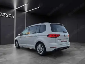 Volkswagen Touran TSI Comfortline DSG R-Line LED Navi AID ACC RFK SH Bild 3