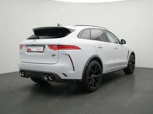 Jaguar F-Pace SVR AWD KAM 360° HUD NAVI VIRT SITZBELÜ Bild 3