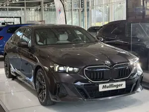 BMW i5 xDr.M Sport Pro HUD ACC P+ BW Lenkh.AHK 19" Bild 4