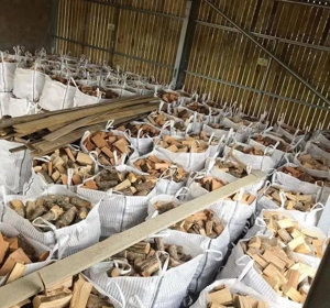    Hochwertiges, ofengetrocknetes Hartholz zu verkaufen   