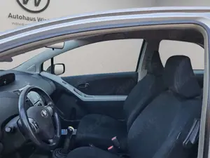 Toyota Yaris 1,3 Sol *TÜV NEU* Klima Radio - Kundenauftrag - Bild 5