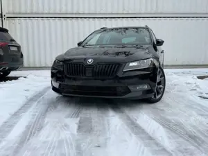 Skoda Superb Combi Sportline / Sportsitze / Keyless