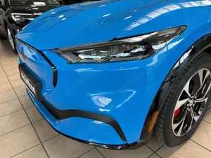 Ford Mustang MachE Extended Range AWD SYNC4, NAVI, Kamera, ALU Bild 4