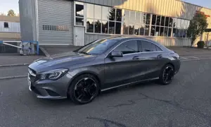 Mercedes-Benz CLA 200 7G-DCT
