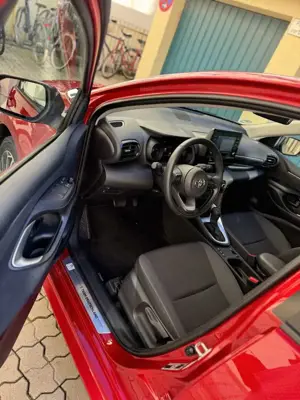 Toyota Yaris Yaris Hybrid 1.5 VVT-i Team Deutschland Bild 4