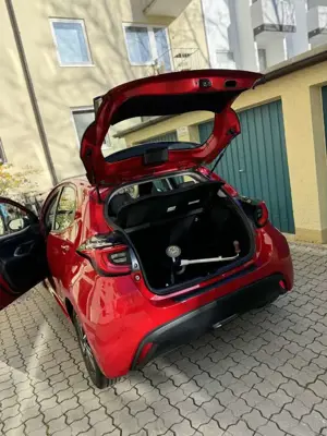 Toyota Yaris Yaris Hybrid 1.5 VVT-i Team Deutschland Bild 5