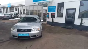 Audi A6 2.4 *Xenon/SHZ/Tempomat/PDC*