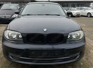 BMW 118 i M Paket AHK SCHIEBEDACH Bild 2