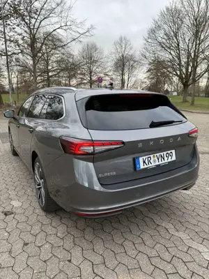 Skoda Superb Combi 2.0 TDI DSG LK Bild 4