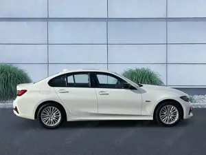 BMW 320 e Limousine Sport Line HK HiFi DAB WLAN Shz Bild 2