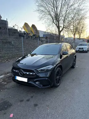 Mercedes-Benz GLA 220 4Matic-AMG+360°+MEMORY+MULTIBEAM+DISTRON