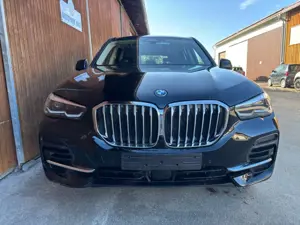 BMW X5 xDrive 45e Leder Navi Panorama AHK HUD Parkas Bild 2