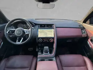 Jaguar E-Pace P300e R-Dynamic HSE HUD 20'' Pano WinterPak Bild 4