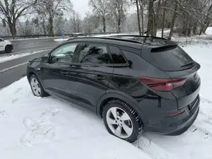 Opel Grandland X GSe Plug-in Hybrid 4 Bild 3