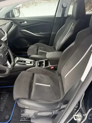 Opel Grandland X GSe Plug-in Hybrid 4 Bild 5