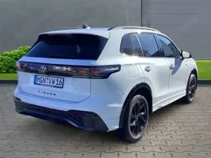 Volkswagen Tiguan R-Line 2.0 TDI+Anhängerkupplung+Sportsitze+Parklen Bild 4