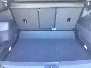 Volkswagen Tiguan R-Line 2.0 TDI+Anhängerkupplung+Sportsitze+Parklen Bild 5