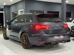 SEAT Leon ST Cupra R 300 4Drive*KAMERA*ALCANTARA*BOSE Bild 5