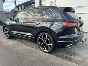 Volkswagen Touareg 3,0 TDI R-Line BlackStyle Pano AHK IQ 360 Bild 5