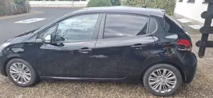 Peugeot 208 BlueHDi 100 Active Bild 4