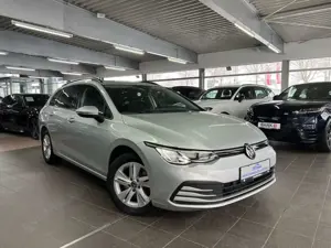 Volkswagen Golf VIII 2.0 TDI Var. Life ERGO+AHK+ACC+KAMERA
