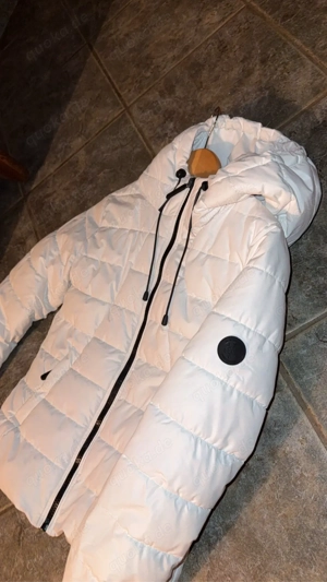 Kurze Winterjacke in Weiß