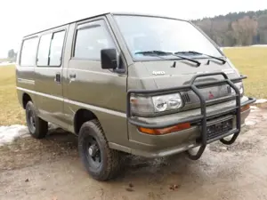 Mitsubishi L300