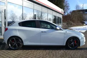 Alfa Romeo Giulietta Quadrifoglio Verde Bild 2