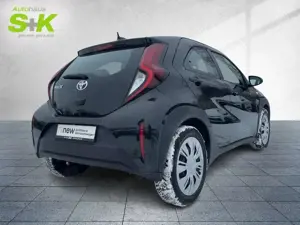 Toyota Aygo X 1.0 VVT-i Play+KAM+KLIMA+CARPLAY+GJR+TEMPOMAT+ Bild 4