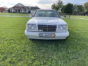 Mercedes-Benz E 300 300 D