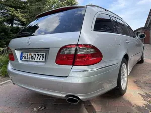 Mercedes-Benz E 320 E 320 T CDI 4Matic Automatik Elegance DPF Bild 5