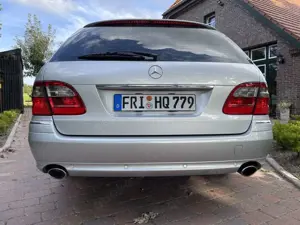Mercedes-Benz E 320 E 320 T CDI 4Matic Automatik Elegance DPF Bild 4