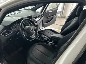 BMW 218 2er Active Tourer 218i Active Tourer Aut. Advantage Bild 4