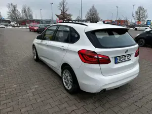 BMW 218 2er Active Tourer 218i Active Tourer Aut. Advantage Bild 2