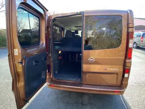 Opel Vivaro 2.5 CDTI L2H1 Life Cosmo Bild 3