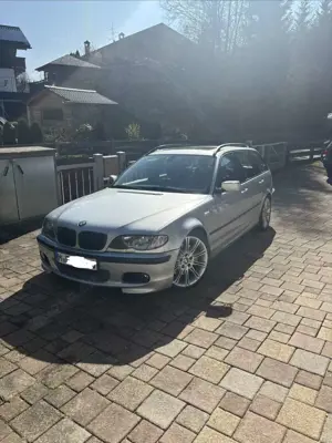 BMW 330
