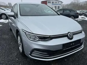 Volkswagen Golf VIII 2.0 TDI *DSG*LIFE*PDCHI+VO+KAMERA*SHZ*