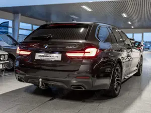 BMW 540 d Touring xDrive M-Sport FACEL. PANO AHK Bild 5