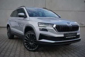 Skoda Karoq 1.5TSI Style DSG AHK LED Navi Kamera 17"