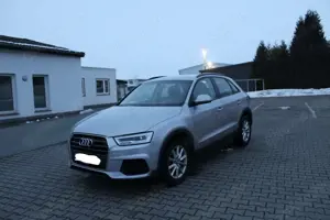 Audi Q3 2.0 TDI DSG NAVI+SHZ+PDC Bild 2