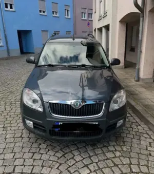 Skoda Roomster Roomster 1.6 16V Scout PLUS EDITION Bild 4
