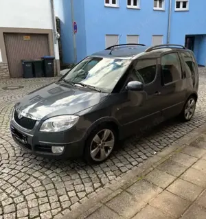 Skoda Roomster Roomster 1.6 16V Scout PLUS EDITION Bild 3