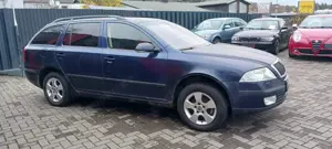 Skoda Octavia 4X4*2.0*AWD*Navi*Xenon*Alu*AHK Bild 4