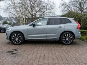 Volvo XC60 Plus Dark 2WD Leder Digitales Cockpit Memory Sitze Bild 4