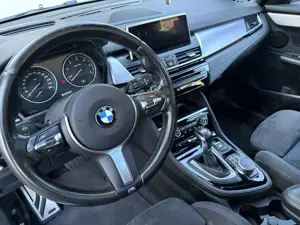 BMW 220 220d Active Tourer Sport-Aut. M Sport Bild 5