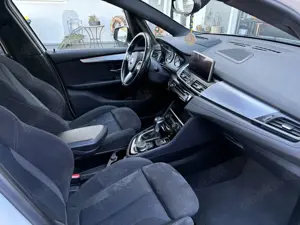 BMW 220 220d Active Tourer Sport-Aut. M Sport Bild 3