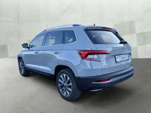 Skoda Karoq 1.5 TSI CLEVER +AHK +LED +APP-CONN +SHZ +17" +DAB Bild 5