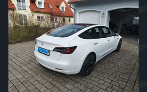 Tesla Model 3 Model 3 RWD mit Garantie AHK Matrix Winterreifen Bild 5
