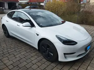 Tesla Model 3 Model 3 RWD mit Garantie AHK Matrix Winterreifen Bild 3